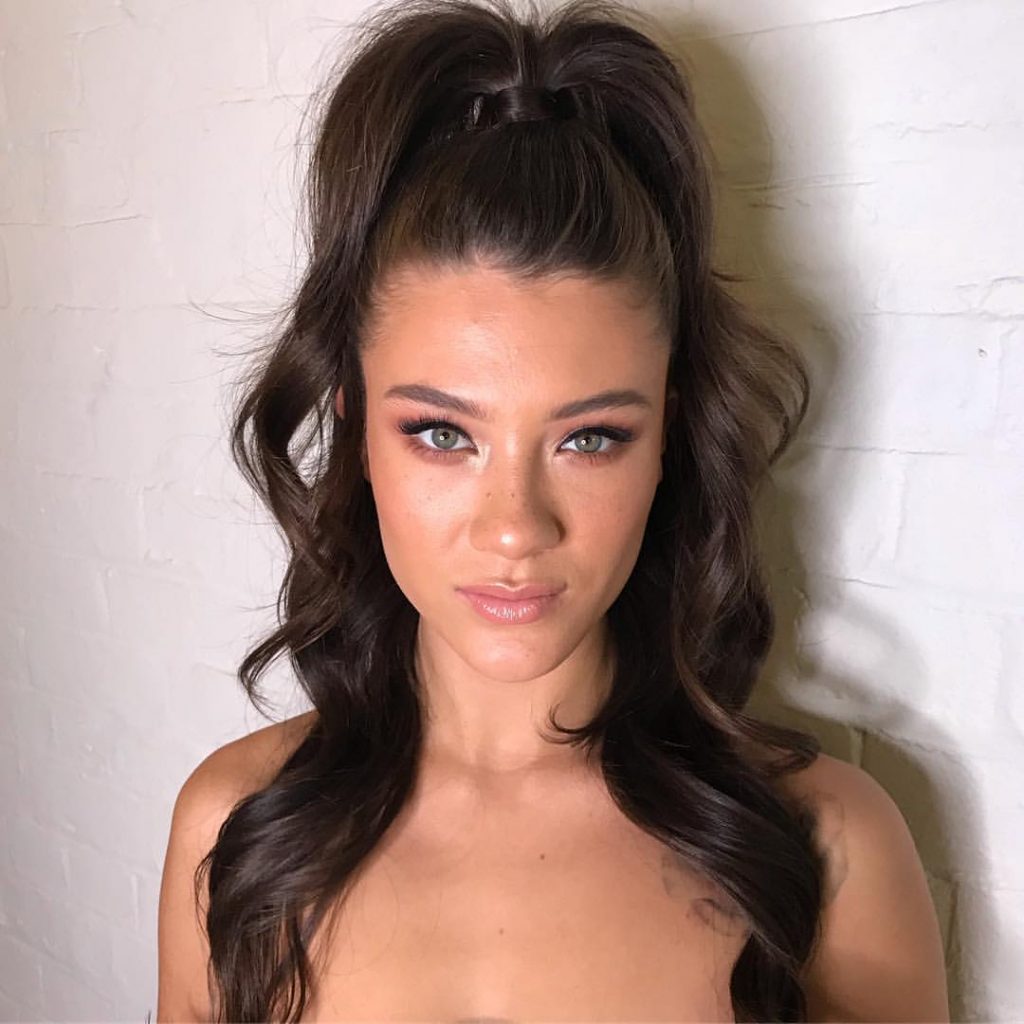 Stunning Winter Formal Hairstyles 2024 - 2025: Elegant 20 Ideas for Every Hair Type