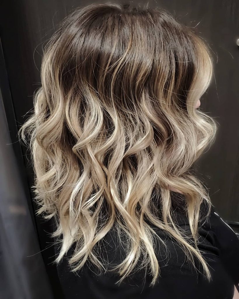 Stunning Winter Medium Haircuts to Keep You Stylish All Season 25 Ideas