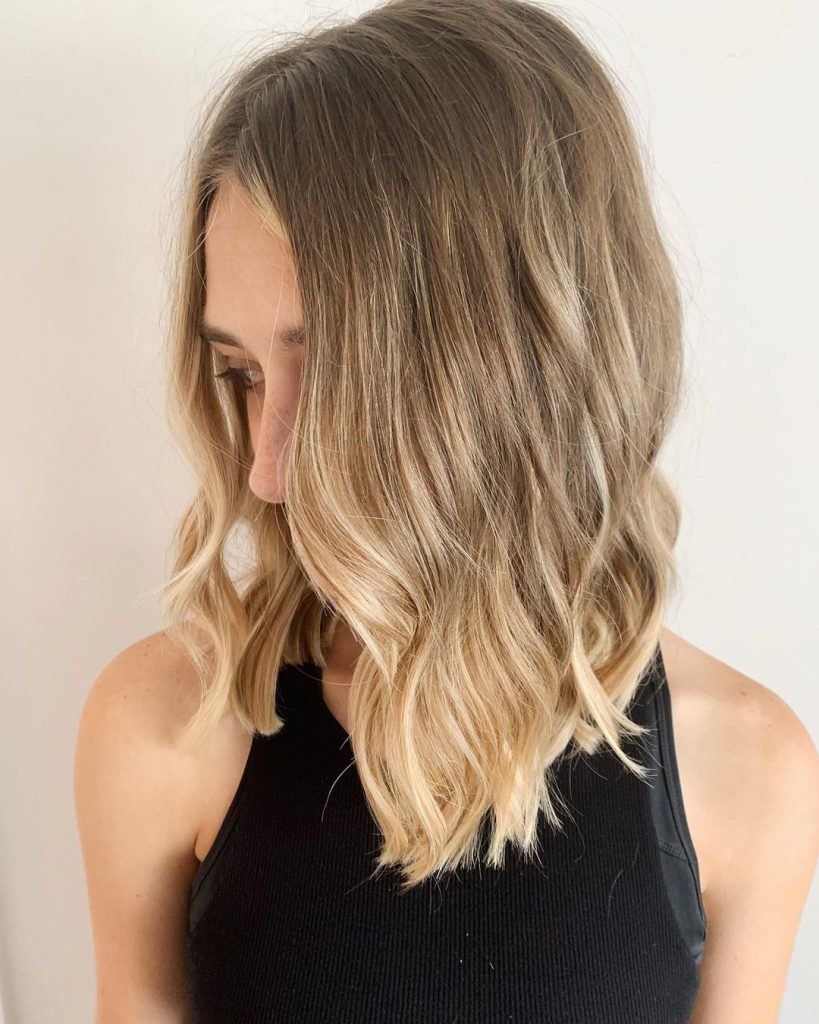 Winter Medium Haircuts 2024 - 2025: Elevate Your Style This Season 25 Ideas