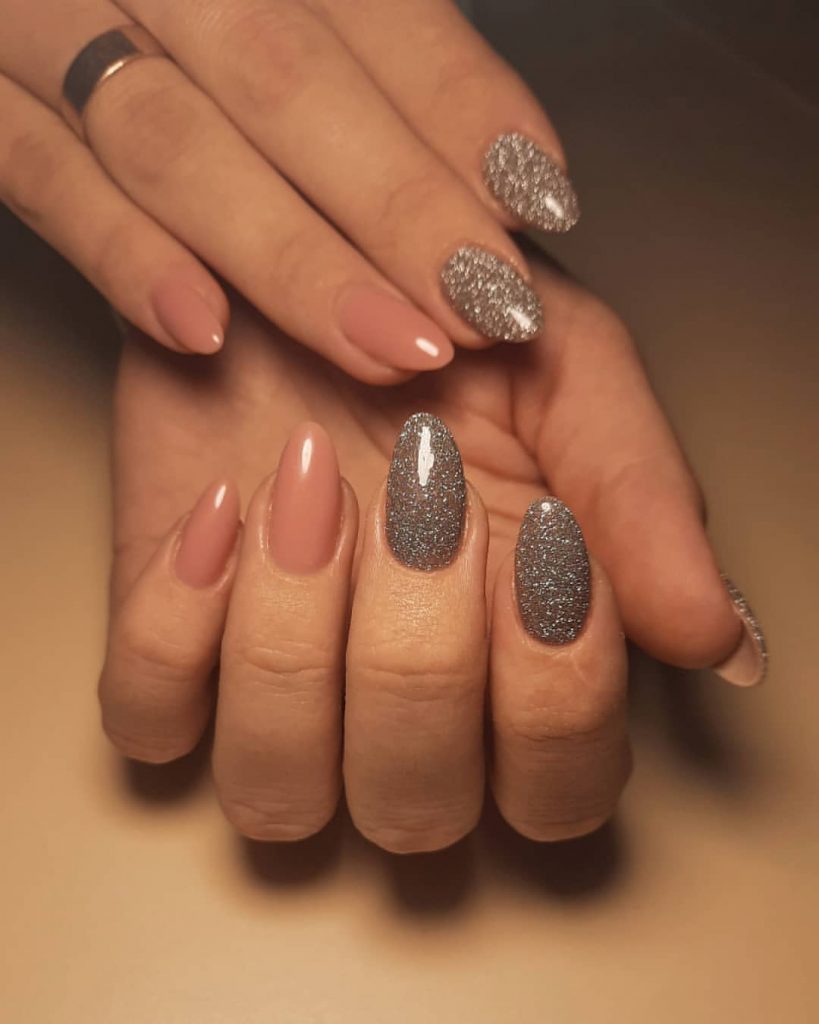 Embrace the Elegance of Winter Nails for Women Over 60 22 Ideas