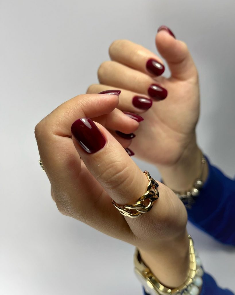 Red Holiday Nails 2024 - 2025: Festive Inspiration for Every Style 22 Ideas