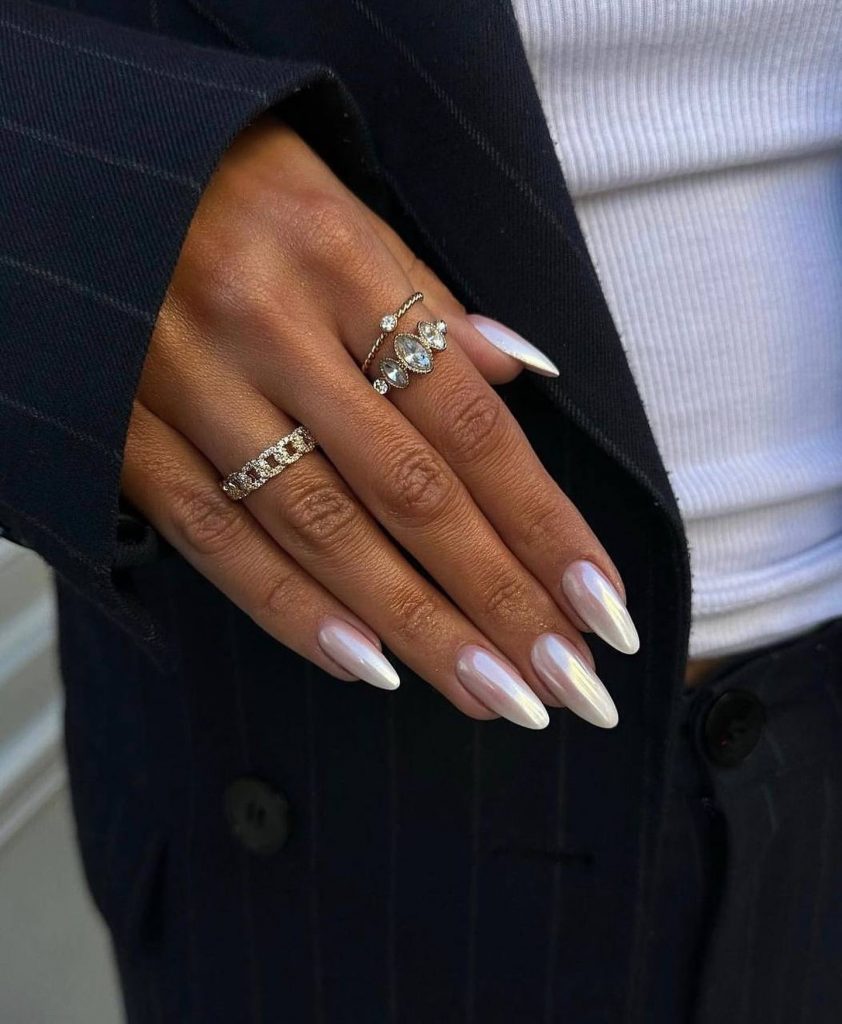 Almond Nails Winter 2024 - 2025: Chic and Timeless 22 Ideas for the Season