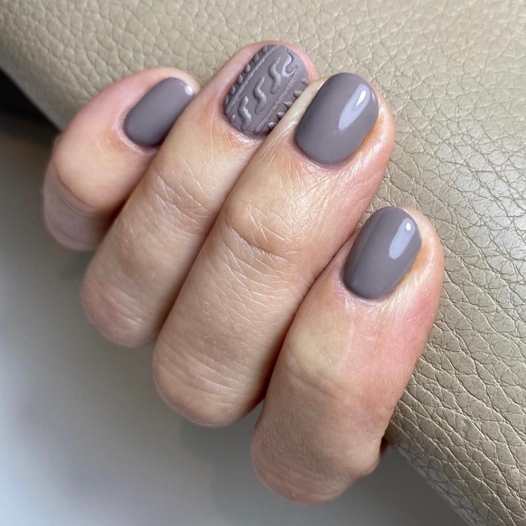 Short Winter Nails 2024 - 2025: Timeless Designs for the Season