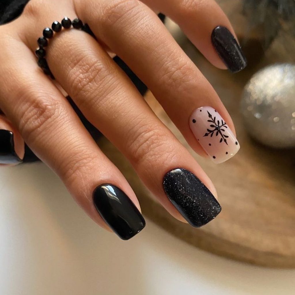 Winter Nails Square 2024 - 2025: Inspiring Looks for the Season