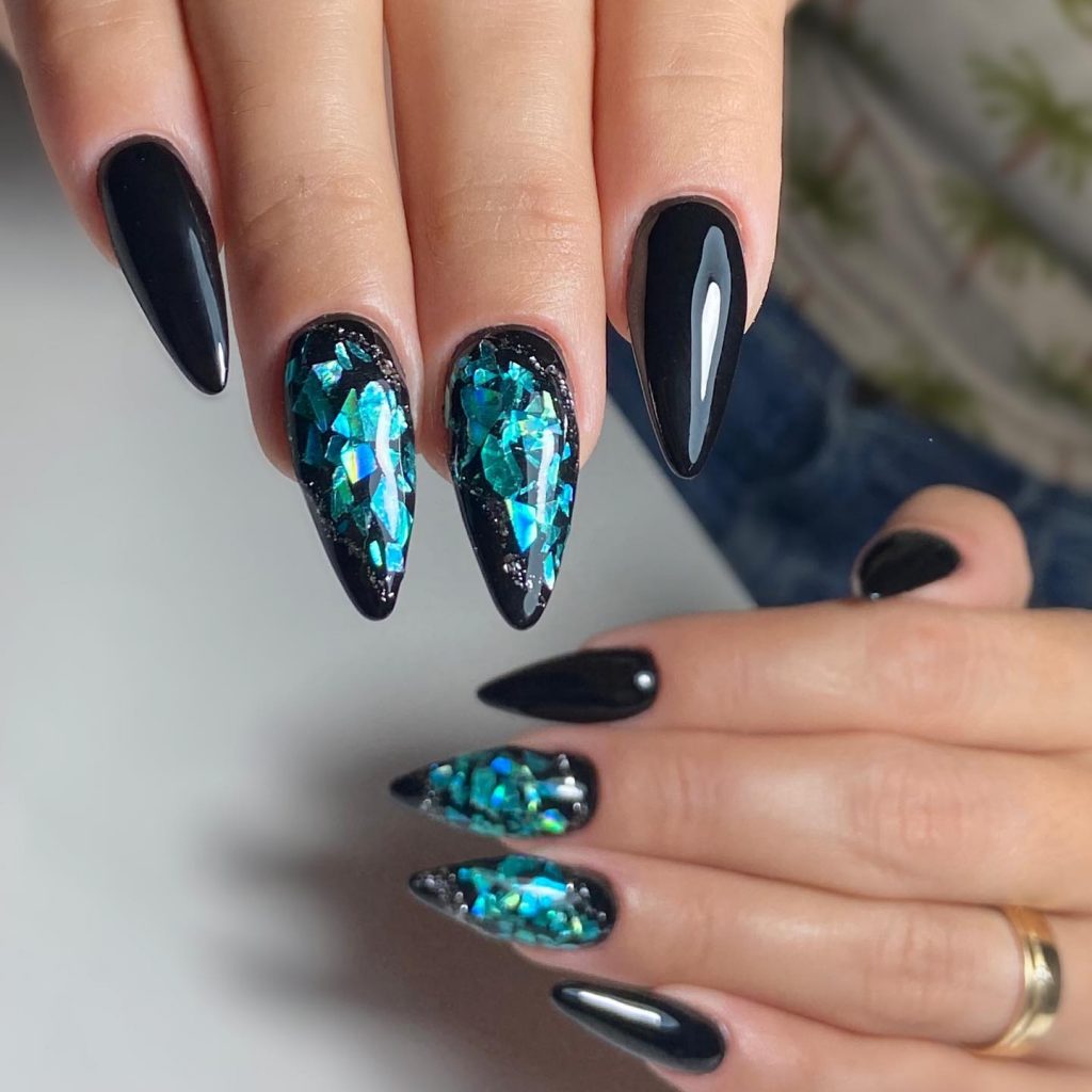 Almond Nails Winter 2024 - 2025: Chic and Timeless 22 Ideas for the Season