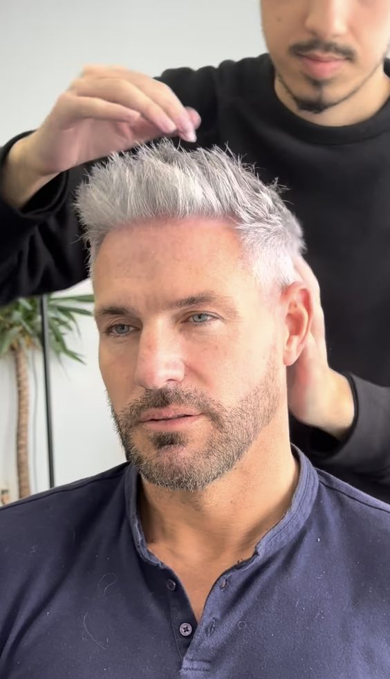 Trendy Hairstyles for Men Over 50 - 2025: Best Looks to Stay Stylish and Modern 20 Ideas