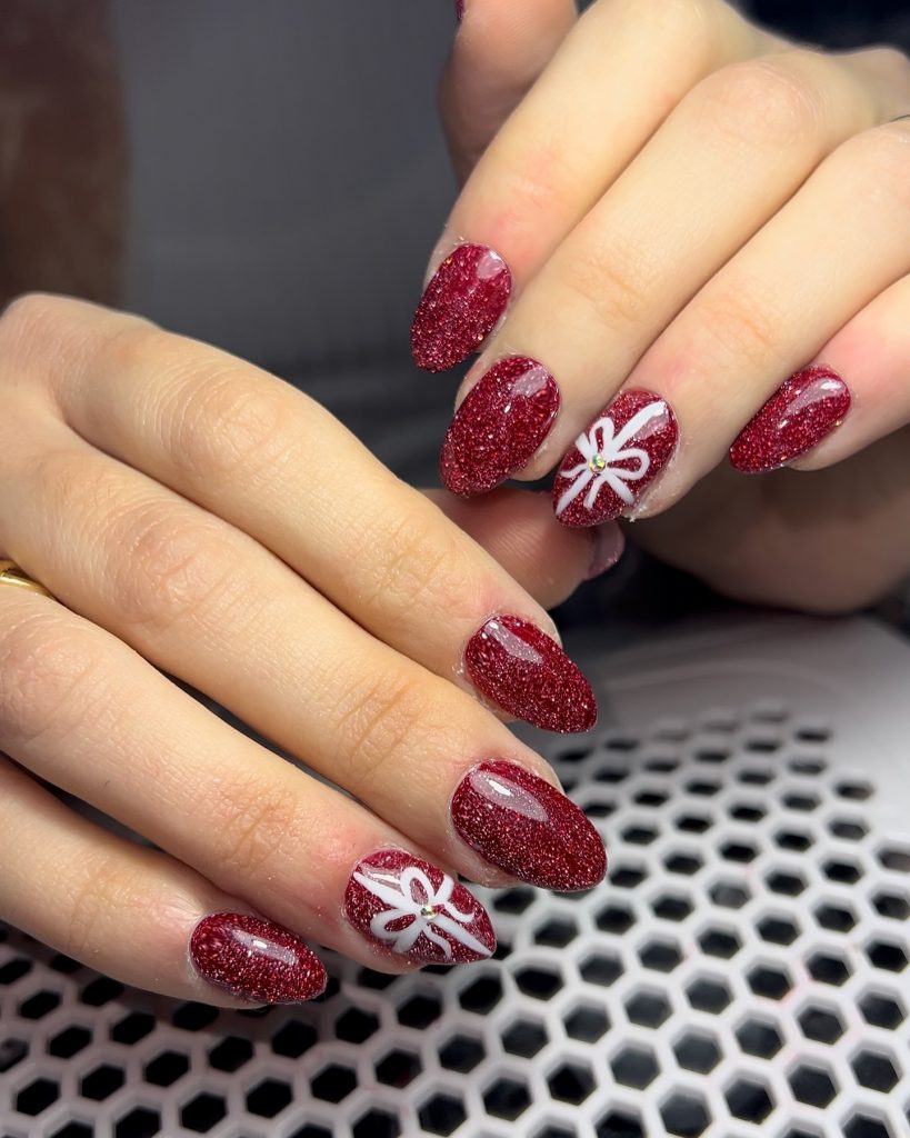 Xmas Nails 24 Ideas: Stylish and Simple Holiday Designs