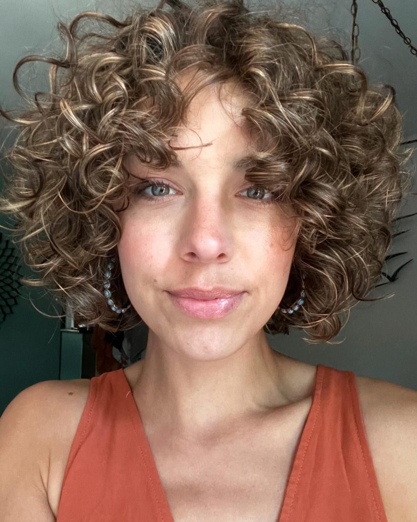 Short Curly Haircuts for 2025: Embrace Your Natural Curls with Trendy Styles 22 Ideas