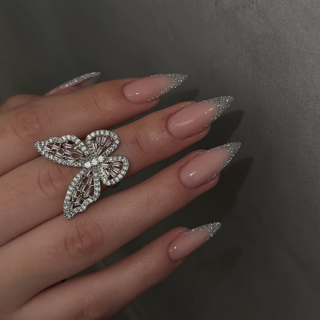 Winter Nails Acrylic 2024 - 2025: A Season of Boldness and Elegance 22 Ideas