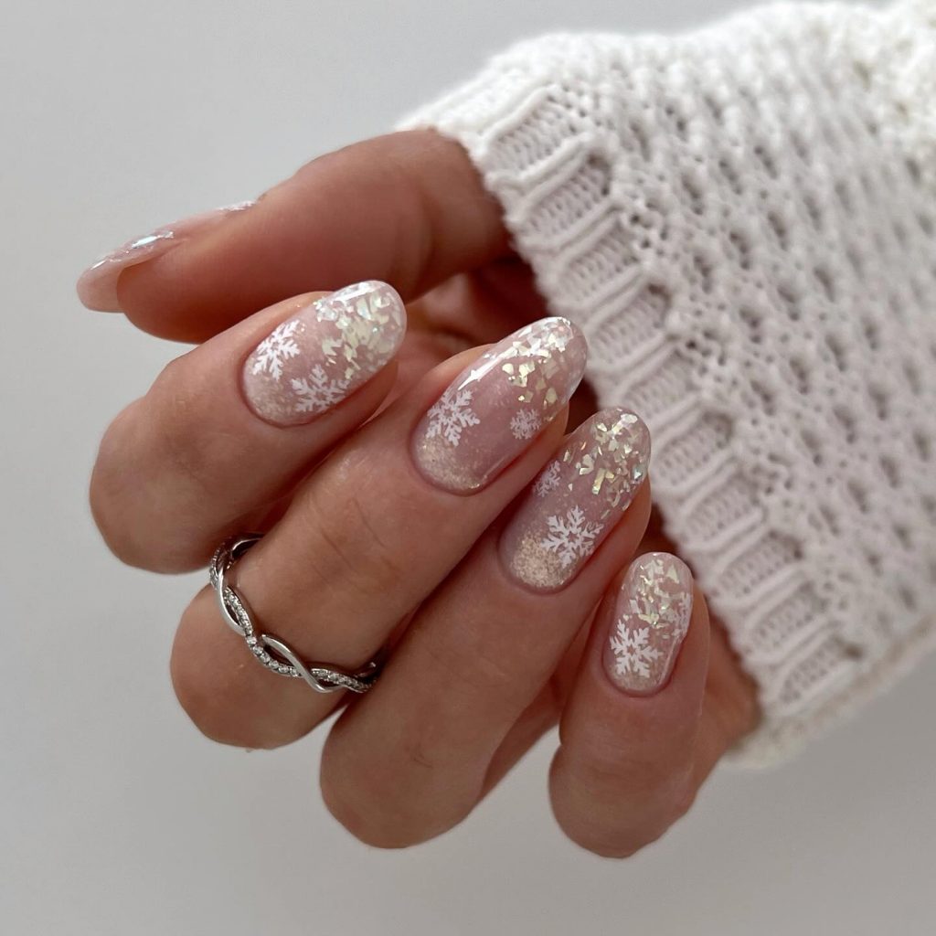 Short Winter Nails 2024 - 2025: Timeless Designs for the Season