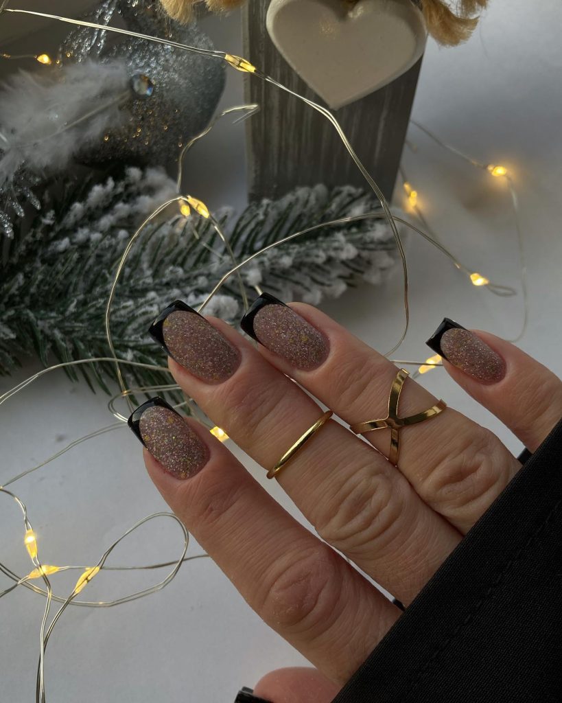 Winter Short Nails: 25 Ideas and Inspo for Your Seasonal Look