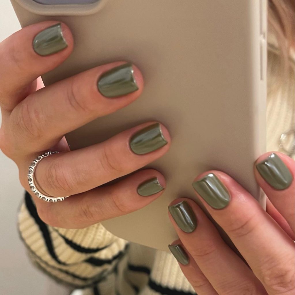 Winter Short Nails: 25 Ideas and Inspo for Your Seasonal Look