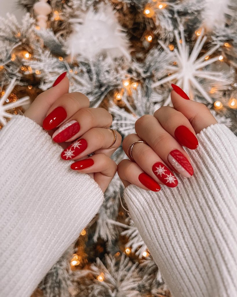 Red Holiday Nails 2024 - 2025: Festive Inspiration for Every Style 22 Ideas