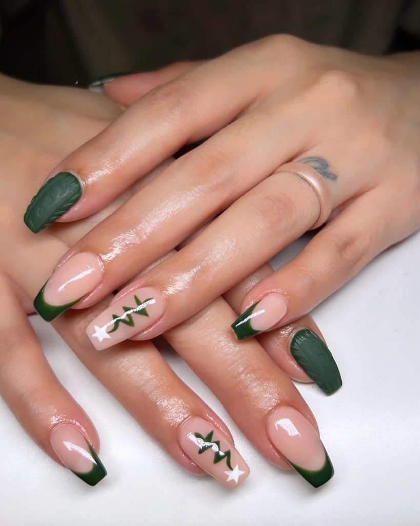 Xmas Nails 24 Ideas: Stylish and Simple Holiday Designs