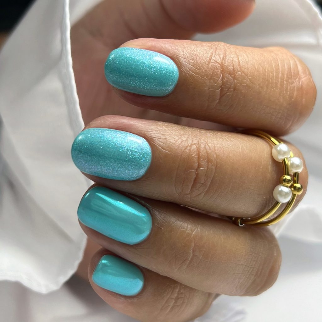 Short Winter Nails 2024 - 2025: Timeless Designs for the Season