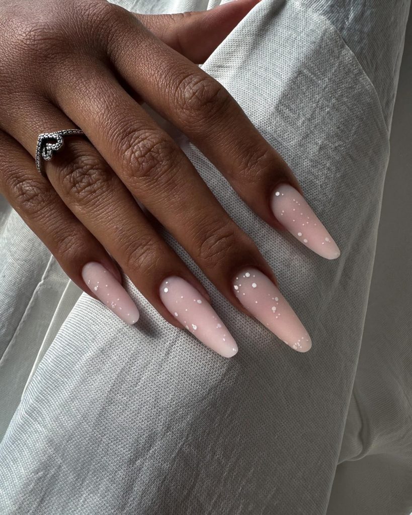 Almond Nails Winter 2024 - 2025: Chic and Timeless 22 Ideas for the Season