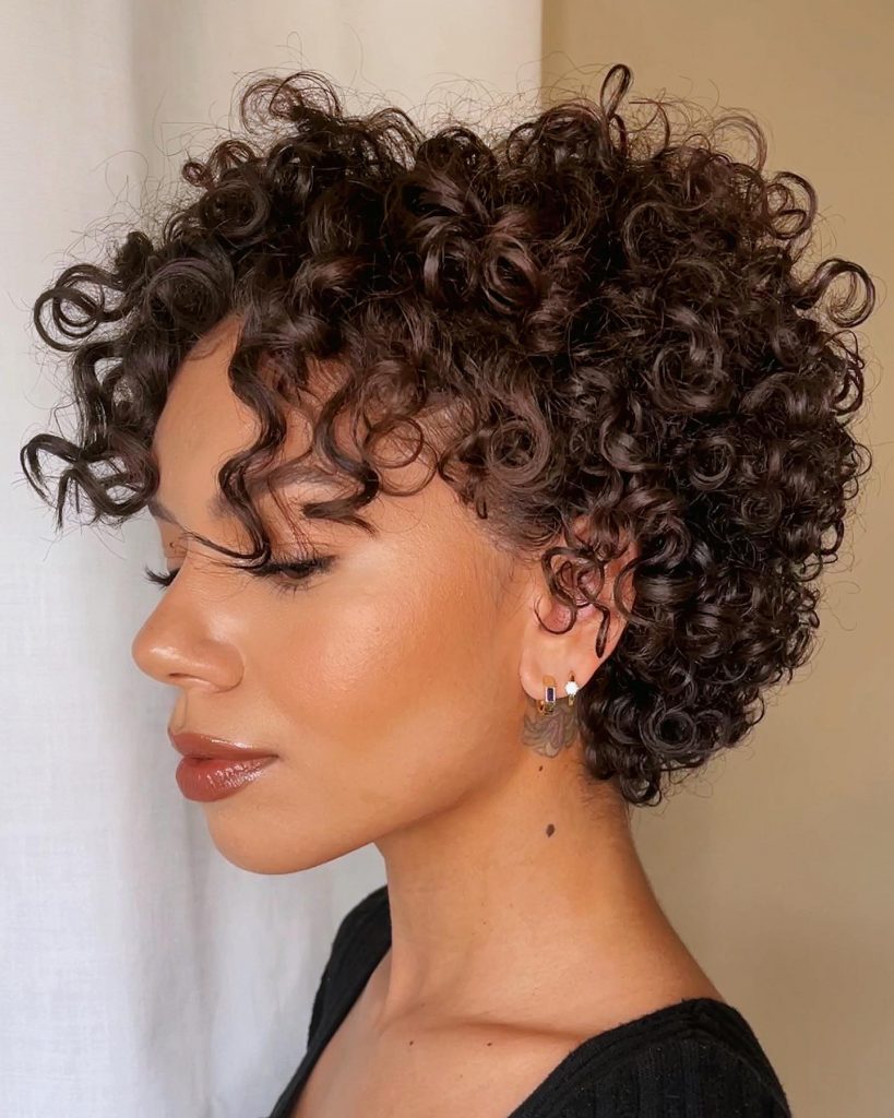 Short Curly Hair with Layers 23 Ideas 2025: Effortless Styles for Every Woman