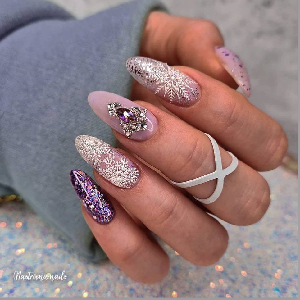 Almond Nails Winter 2024 - 2025: Chic and Timeless 22 Ideas for the Season