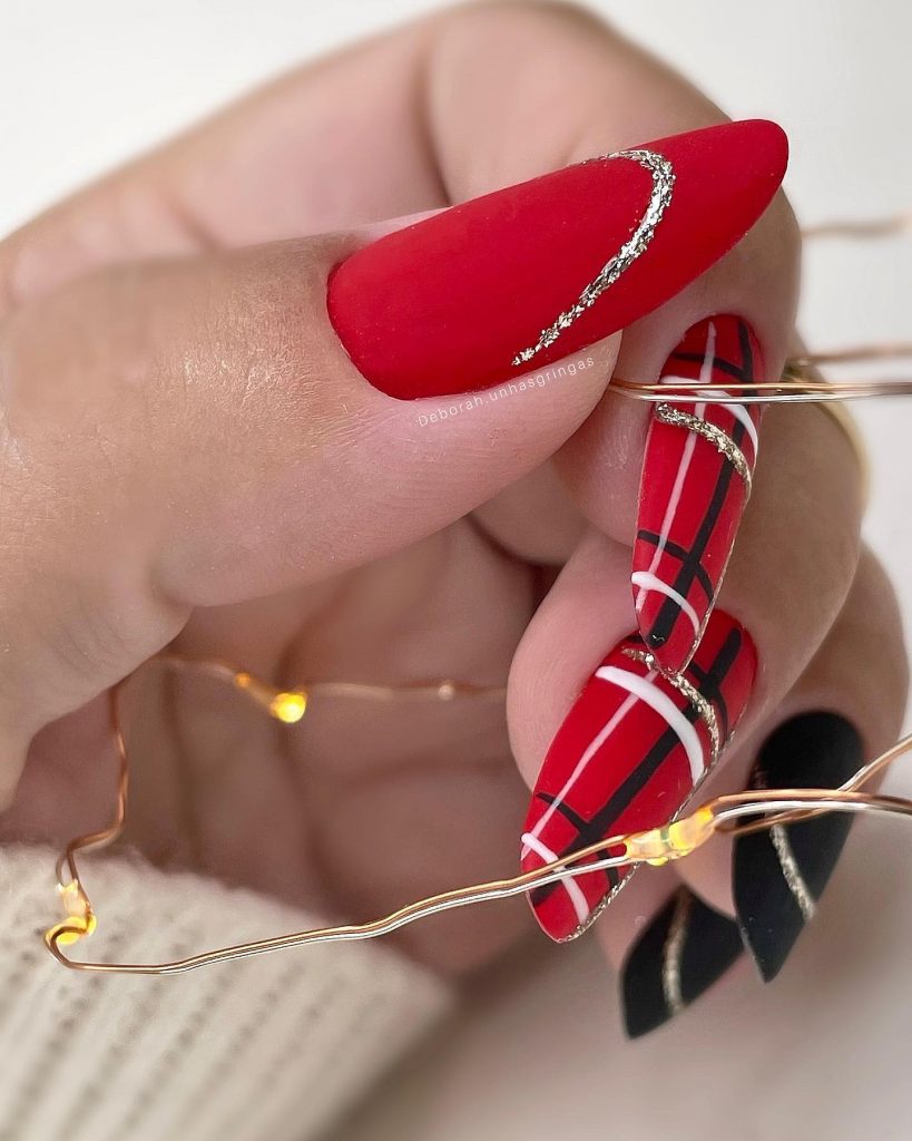 Xmas Nails 24 Ideas: Stylish and Simple Holiday Designs