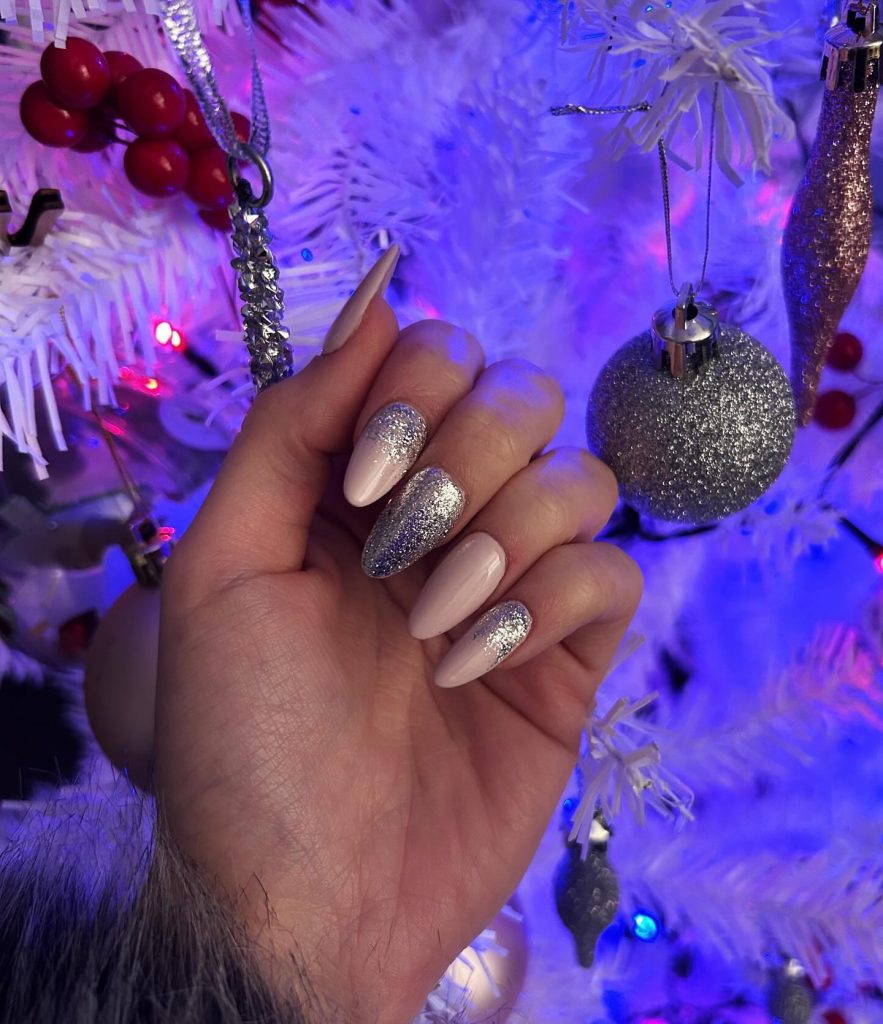 Winter Nails Gel 2024 - 2025: Chic and Trendy Designs for the Season