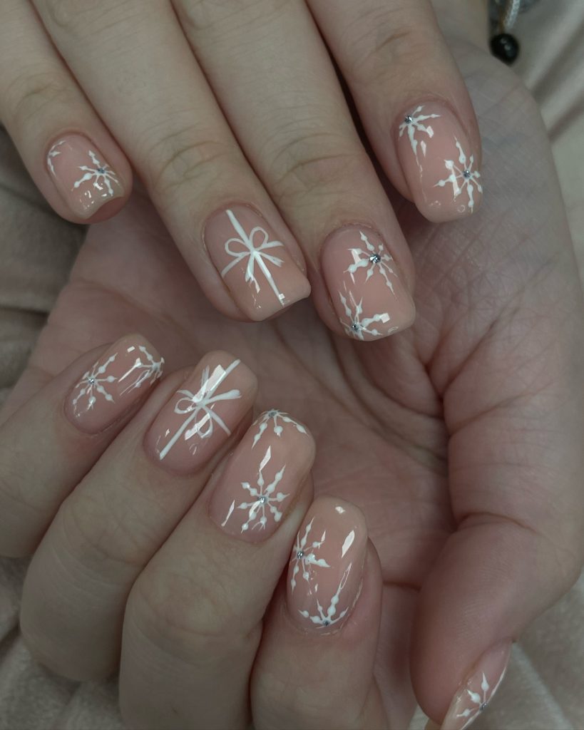 Snowflake Nails 21 Ideas 2024-2025: Winter’s Magical Nail Art Trends