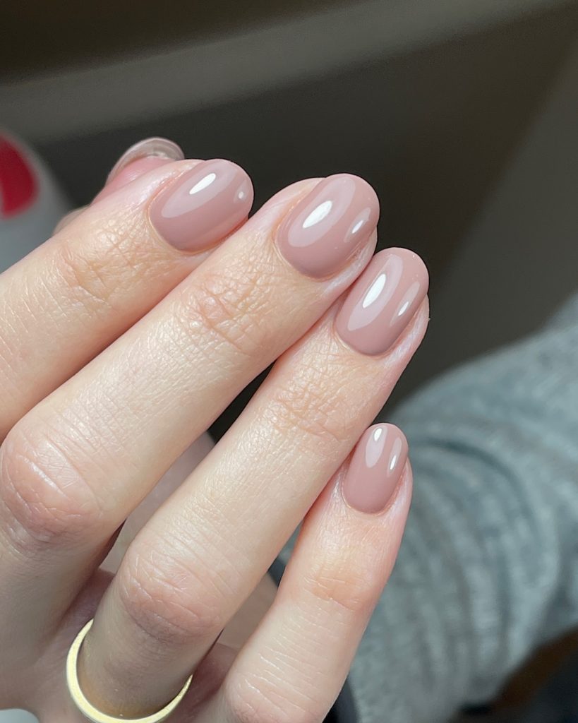 Short Winter Nails 2024 - 2025: Timeless Designs for the Season