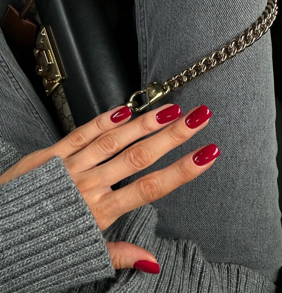 Short Winter Nails 2024 - 2025: Timeless Designs for the Season