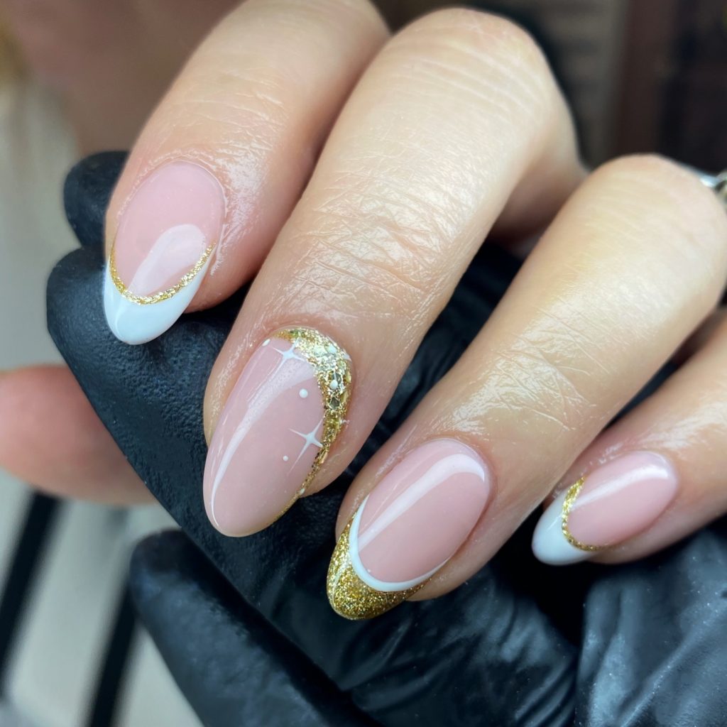 Winter Short Nails: 25 Ideas and Inspo for Your Seasonal Look