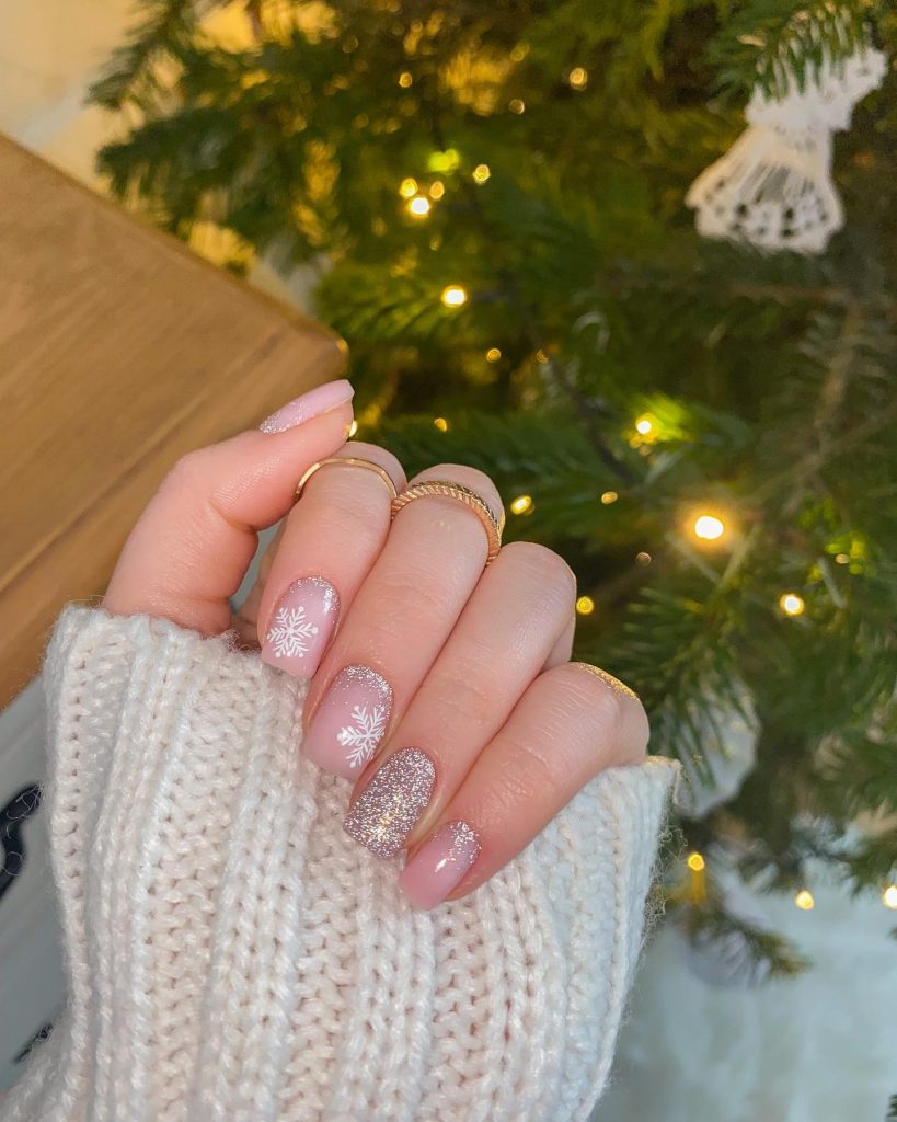 Simple Winter Nails 2024 - 2025: Stunning Ideas for the Season