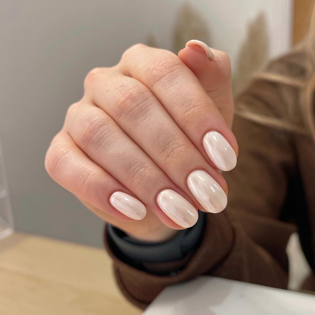 Winter Short Nails: 25 Ideas and Inspo for Your Seasonal Look