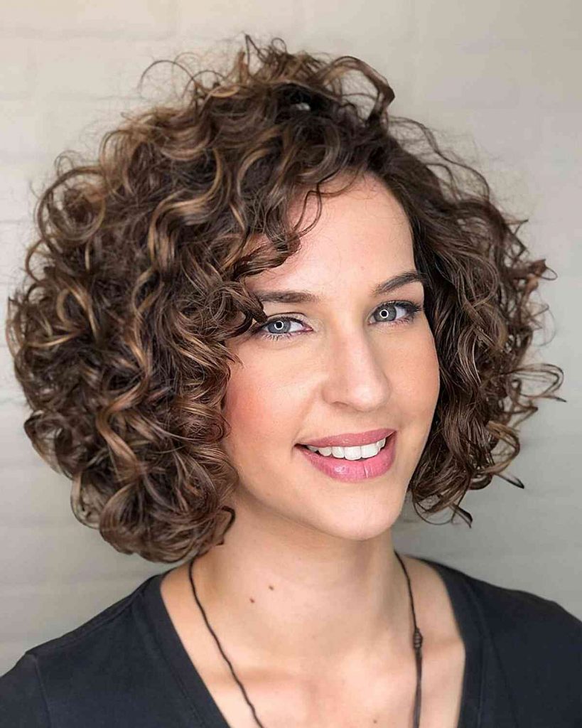 Short Curly Haircuts for 2025: Embrace Your Natural Curls with Trendy Styles 22 Ideas