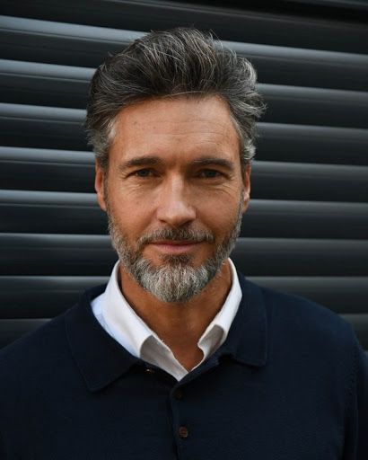 Trendy Hairstyles for Men Over 50 - 2025: Best Looks to Stay Stylish and Modern 20 Ideas