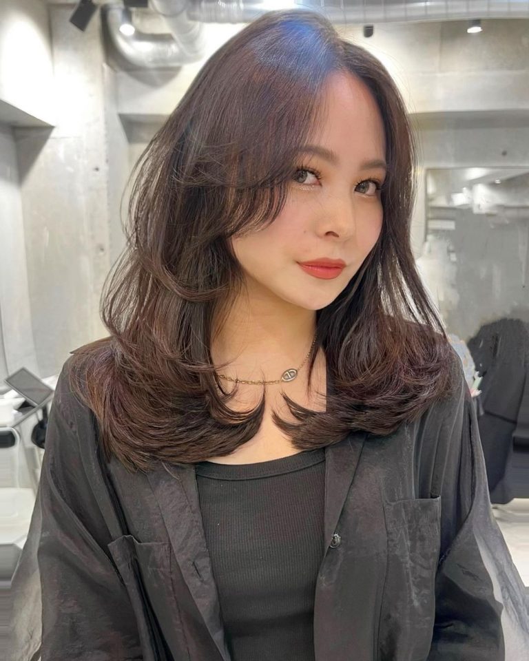 Layered Haircuts for Medium Hair 2025: 20 Trendy Ideas for Every Style