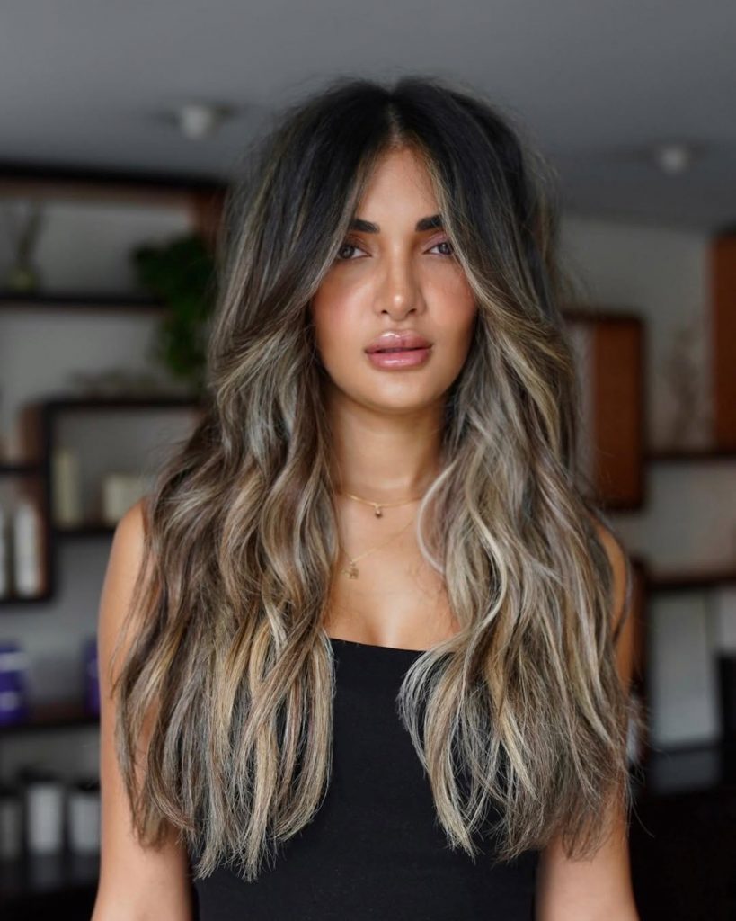 23 Stunning Ideas for Curtain Bangs on Long Hair in 2025