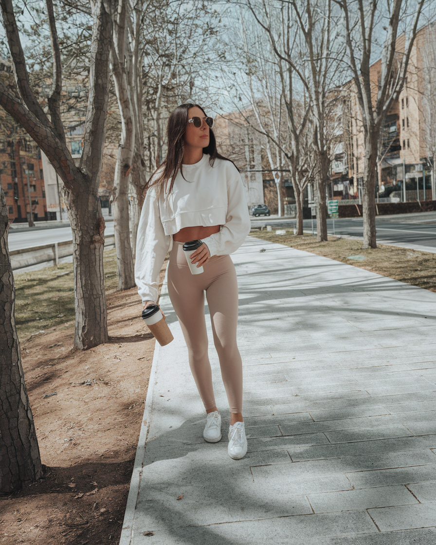 Summer Legging Outfits: 20 Trendy Ideas for 2025