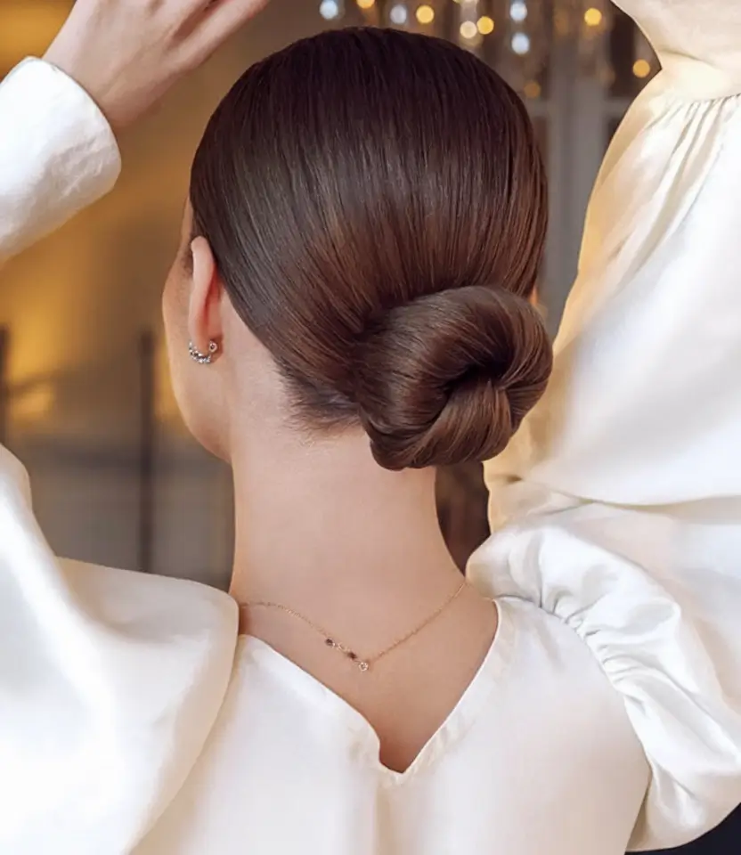 Quick Bun Hairstyles for Summer 2025! Bridal-Worthy Sculpted Donut Bun