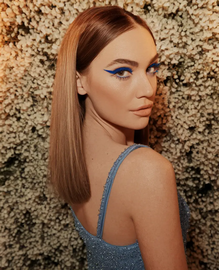 Stylish Summer Hairstyles for Medium Hair 2025 Sleek and Straight with a Glossy Finish
