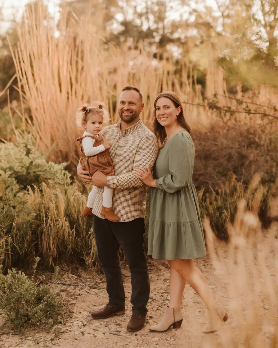 fall family pictures outfits ideas 2025 Fall Layers with Classic Family Energy