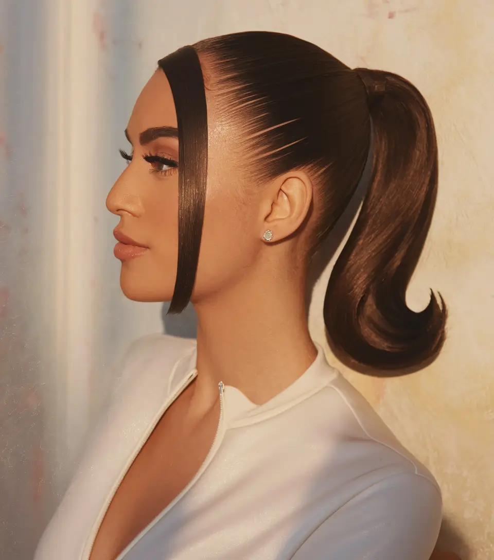 Easy Short Fall Hairstyles 2025 Ultra-Polished Flip Ponytail with Defined Face Frame