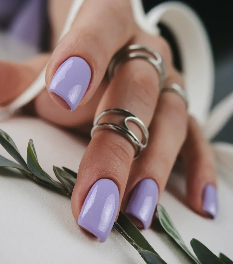Fall Nail Colors 2025: Ideas for Women Over 50 Soft Lilac Glow