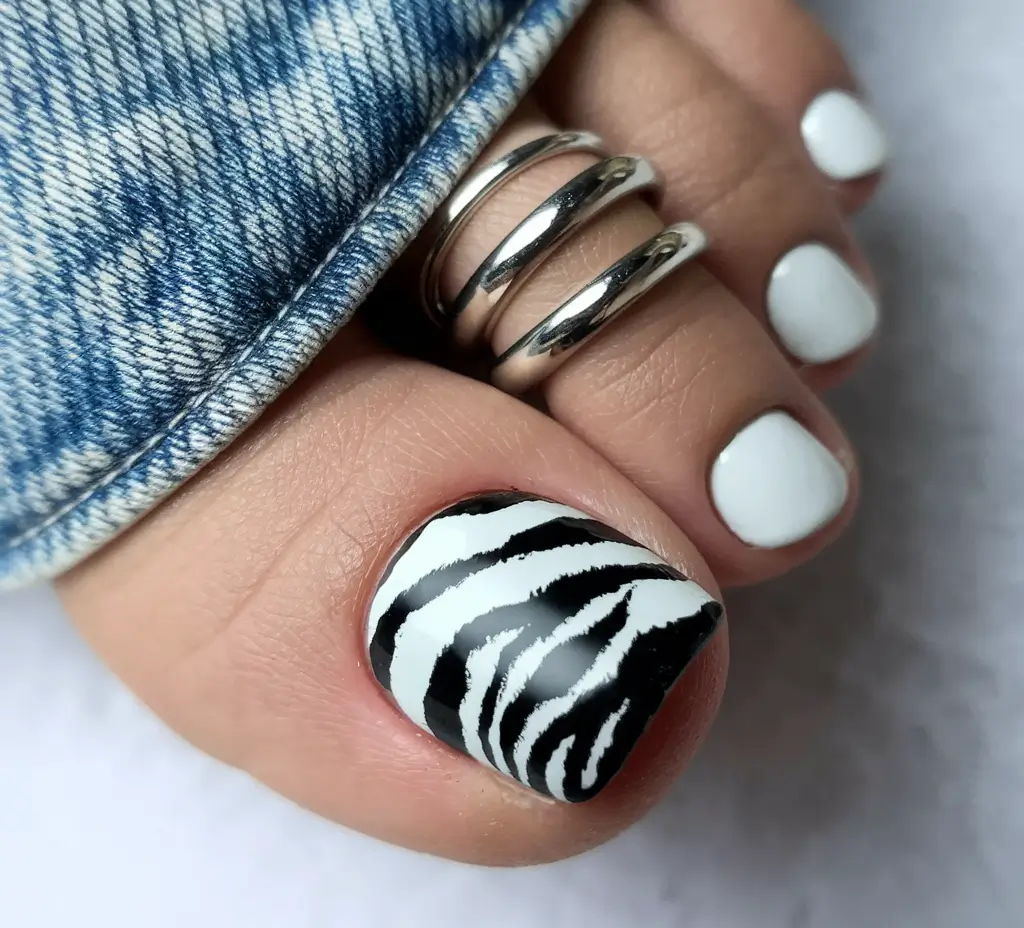 Fall Seasonal Toe Nails for October 2025 Monochrome Zebra Print