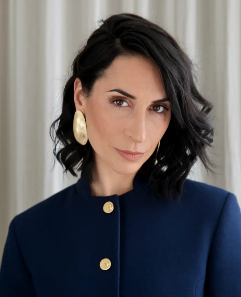 Hair Colors Ideas for Winter 2025-2026 Classic Black Elegance