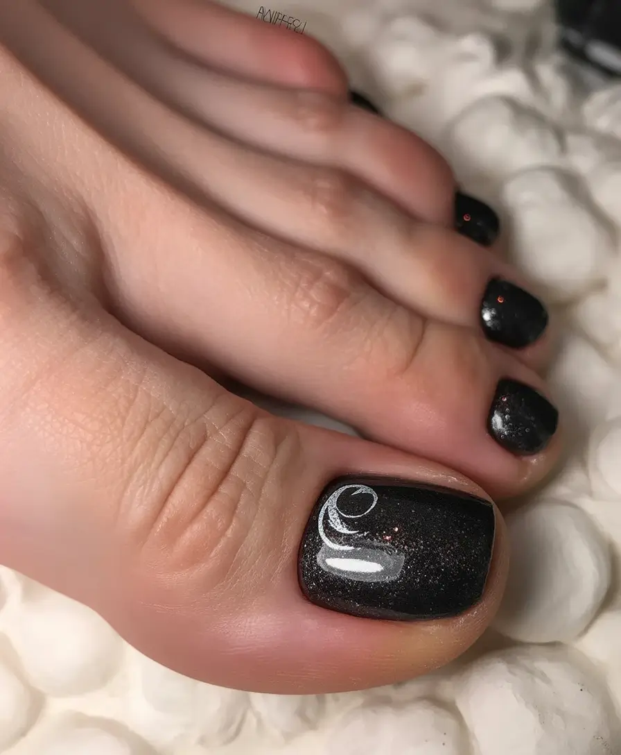 toe nails pedicure 2026 Midnight Mirror Black