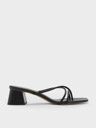 - Strappy Toe-ring Block-heel Sandals In Black