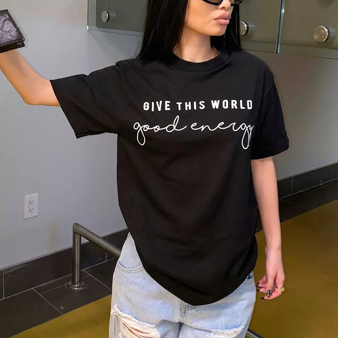 top Fashion Nova Camisa De Manga Corta Graphic T-Shirt Fashion Nova $13.99