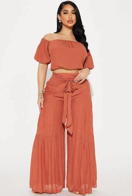 matching set Fashion Nova Short Sleeve Cropped Blouse Wide Leg Pant Set Size Fashion Nova $31.99