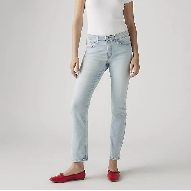 trousers Levi's Women's Classic Straight Jeans Levi's $22.98