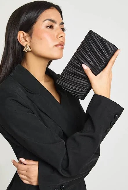 Boohoo Women's Satin Pleated Clutch Bag with Detachable Chain