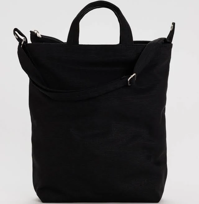 Nylon tote bag with zipper closure