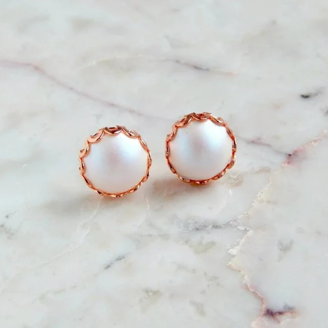 LoveYourBling Rose gold pearl stud earrings